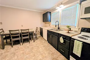 318 Hay St, Mount Airy, NC 27030 - Photo 5