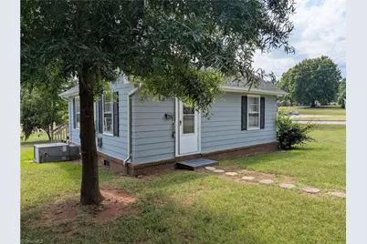905 W Jefferson Street, Mayodan, NC 27027 - Photo 3