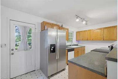 515 W Decatur Street, Madison, NC 27025 - Photo 11
