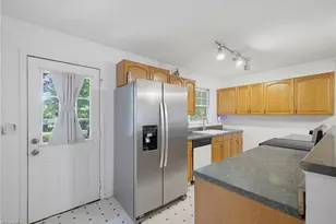 515 W Decatur St, Madison, NC 27025 - Photo 11