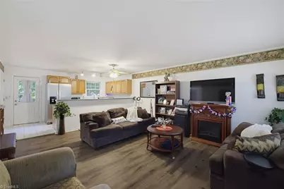 515 W Decatur Street, Madison, NC 27025 - Photo 7
