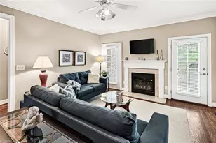 5501 7 Gates Dr, Greensboro, NC 27410 - Photo 9