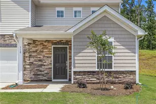 143 Primrose St, King, NC 27021 - Photo 3