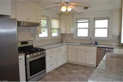 504 W Murphy Street, Madison, NC 27025 - Photo 13