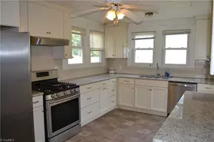 504 W Murphy St, Madison, NC 27025 - Photo 13