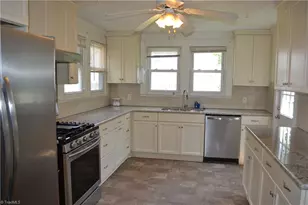 504 W Murphy St, Madison, NC 27025 - Photo 15