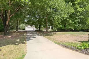 4604 Emmacyn Dr, Summerfield, NC 27358 - Photo 35