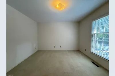 2711 Reynolda Road #2D, Winston-Salem, NC 27106 - Photo 11