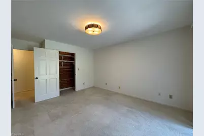 2711 Reynolda Road #2D, Winston-Salem, NC 27106 - Photo 15