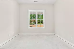 302 Pine St, Smithfield, NC 27577 - Photo 13