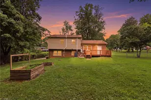 211 Yorktown Rd, Kernersville, NC 27284 - Photo 3