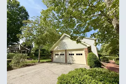 1301 Woodbrook Drive, Kernersville, NC 27284 - Photo 17