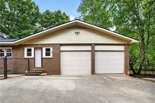 1400 Clyde Underwood Rd, Siler City, NC 27344 - Photo 29