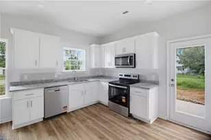 515 Holt St, Lexington, NC 27292 - Photo 9