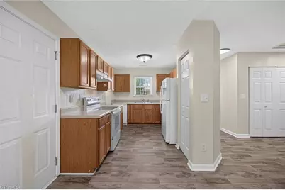 461 Bedford Knoll Drive, Winston-Salem, NC 27107 - Photo 9