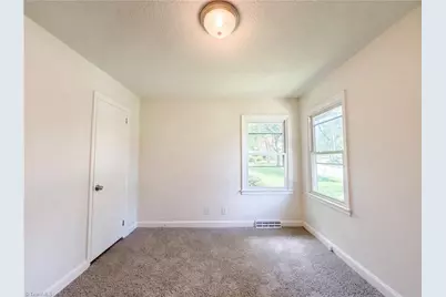 1613 Larkin Street, High Point, NC 27262 - Photo 7