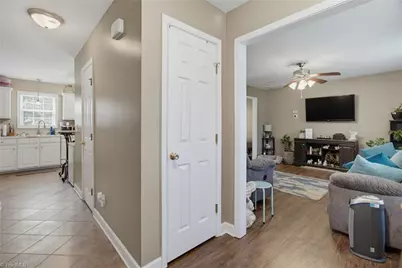 604 W Whitsett Street, Graham, NC 27253 - Photo 5