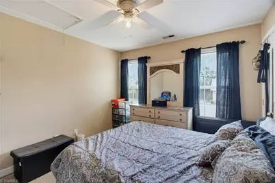 604 W Whitsett Street, Graham, NC 27253 - Photo 9