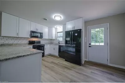 241 Commonwealth Drive, Winston-Salem, NC 27104 - Photo 5