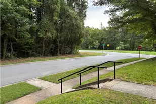 620 Tremont Dr, Greensboro, NC 27403 - Photo 17