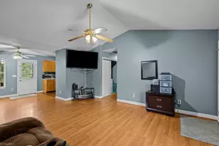 624 Paramount St, High Point, NC 27260 - Photo 3