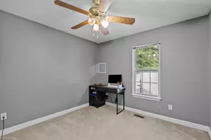 624 Paramount St, High Point, NC 27260 - Photo 15