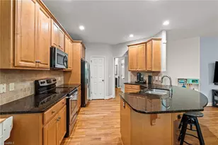 2211 Wanda Dr, Greensboro, NC 27408 - Photo 13