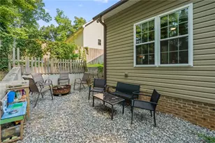 2211 Wanda Dr, Greensboro, NC 27408 - Photo 37