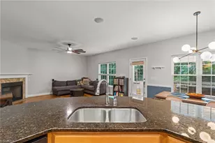 2211 Wanda Dr, Greensboro, NC 27408 - Photo 15