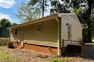 1702 Cedrow Dr, High Point, NC 27260 - Photo 21