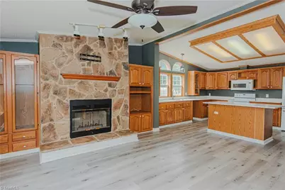 127 Shelby Lane, Madison, NC 27025 - Photo 5