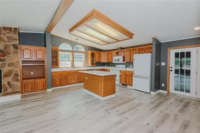 127 Shelby Lane, Madison, NC 27025 - Photo 3