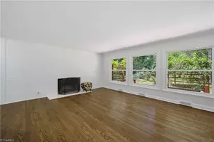 909 Forest Hill Dr, Greensboro, NC 27410 - Photo 11
