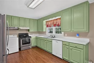 1115 E Willowbrook Dr, Burlington, NC 27215 - Photo 9