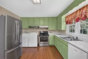 1115 E Willowbrook Dr, Burlington, NC 27215 - Photo 11
