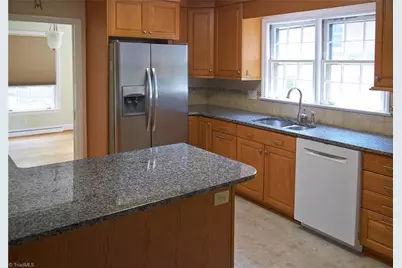 907 Onslow Drive, Greensboro, NC 27408 - Photo 11