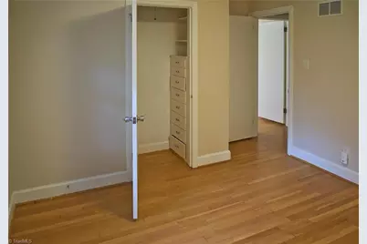 907 Onslow Drive, Greensboro, NC 27408 - Photo 23