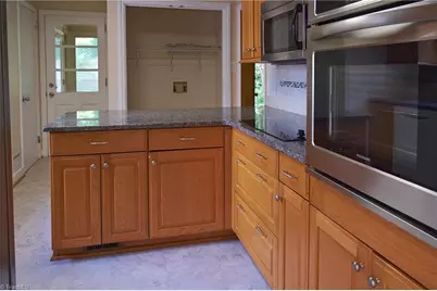 907 Onslow Drive, Greensboro, NC 27408 - Photo 13