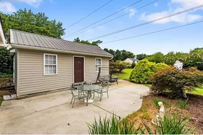 4104 Chinaberry Court, Greensboro, NC 27405 - Photo 35