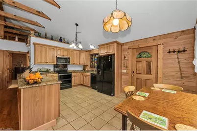 1070 Kindle Creek Drive, Ferguson, NC 28624 - Photo 9