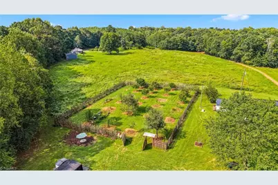 5638 Greenhorn Road, Roaring River, NC 28669 - Photo 25
