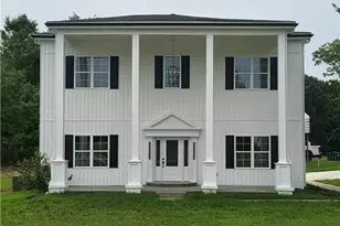 197 W Willow St, Yadkinville, NC 27055 - Photo 1