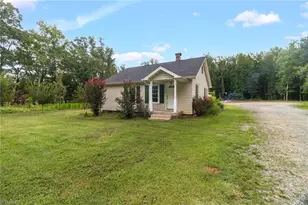 1608 Sharpe Rd, Greensboro, NC 27406 - Photo 3