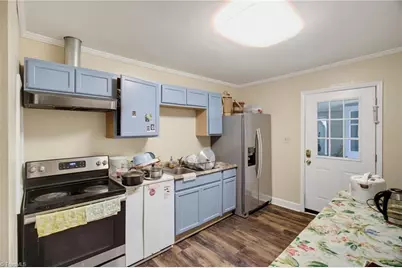 1608 Sharpe Road, Greensboro, NC 27406 - Photo 9