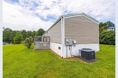 1095 Willow Creek Drive, Pinnacle, NC 27043 - Photo 23