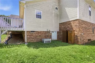 1448 Hawkcrest Ln, Winston-Salem, NC 27127 - Photo 35