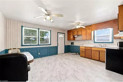 2704 Dumont Drive, Greensboro, NC 27403 - Photo 9