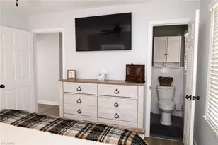 1379 Lynndale Dr, Winston-Salem, NC 27106 - Photo 5