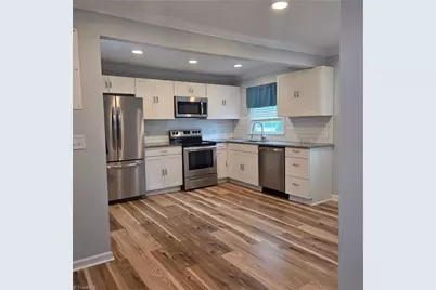 1529 Summit Avenue, Greensboro, NC 27405 - Photo 15