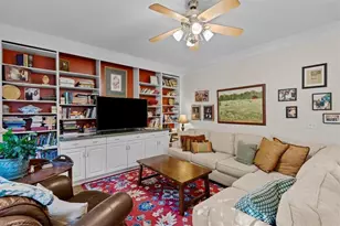 4 Windsor Castle Ct, Greensboro, NC 27408 - Photo 13
